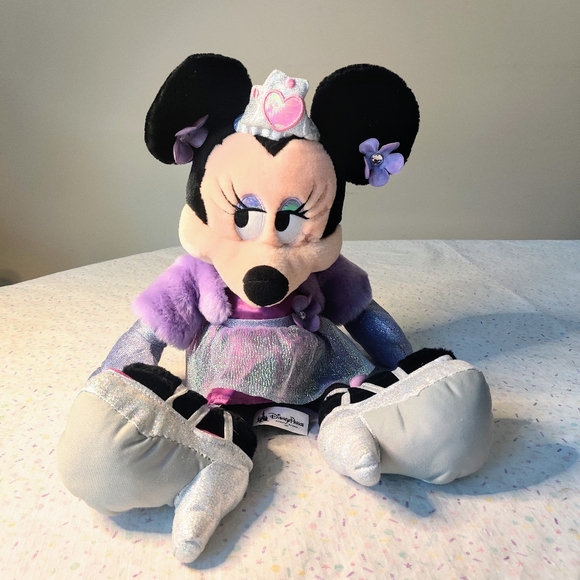 Minnie Mouse Plush 16" - Picture 4 of 8